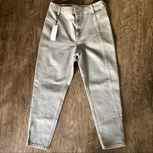 NWT grey seamed 90s mom jean!